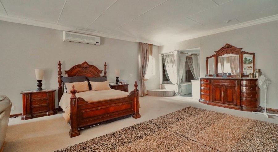 4 Bedroom Property for Sale in Wilkoppies North West